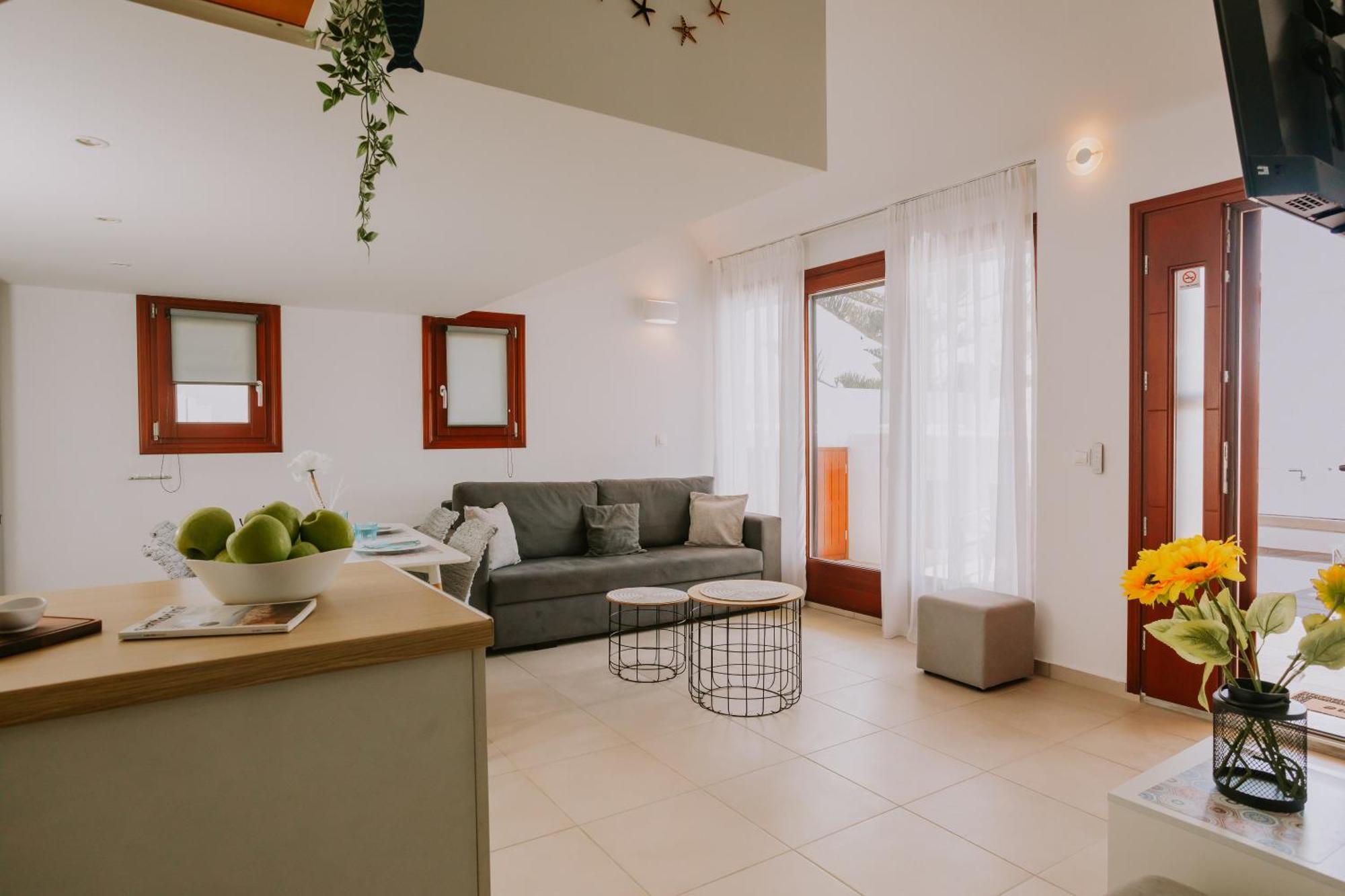 Sun Stories Suites Vóthon Extérieur photo