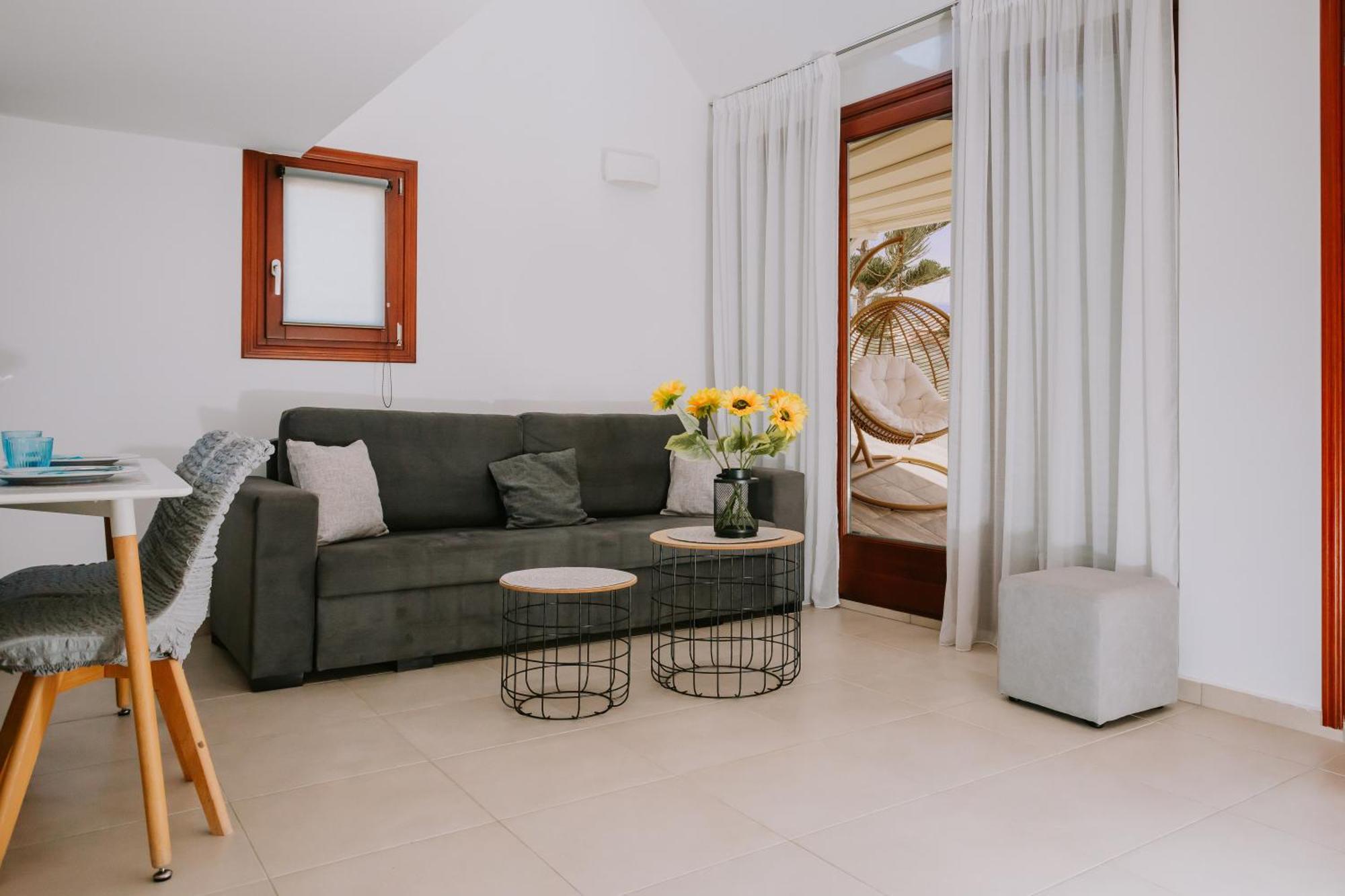 Sun Stories Suites Vóthon Extérieur photo