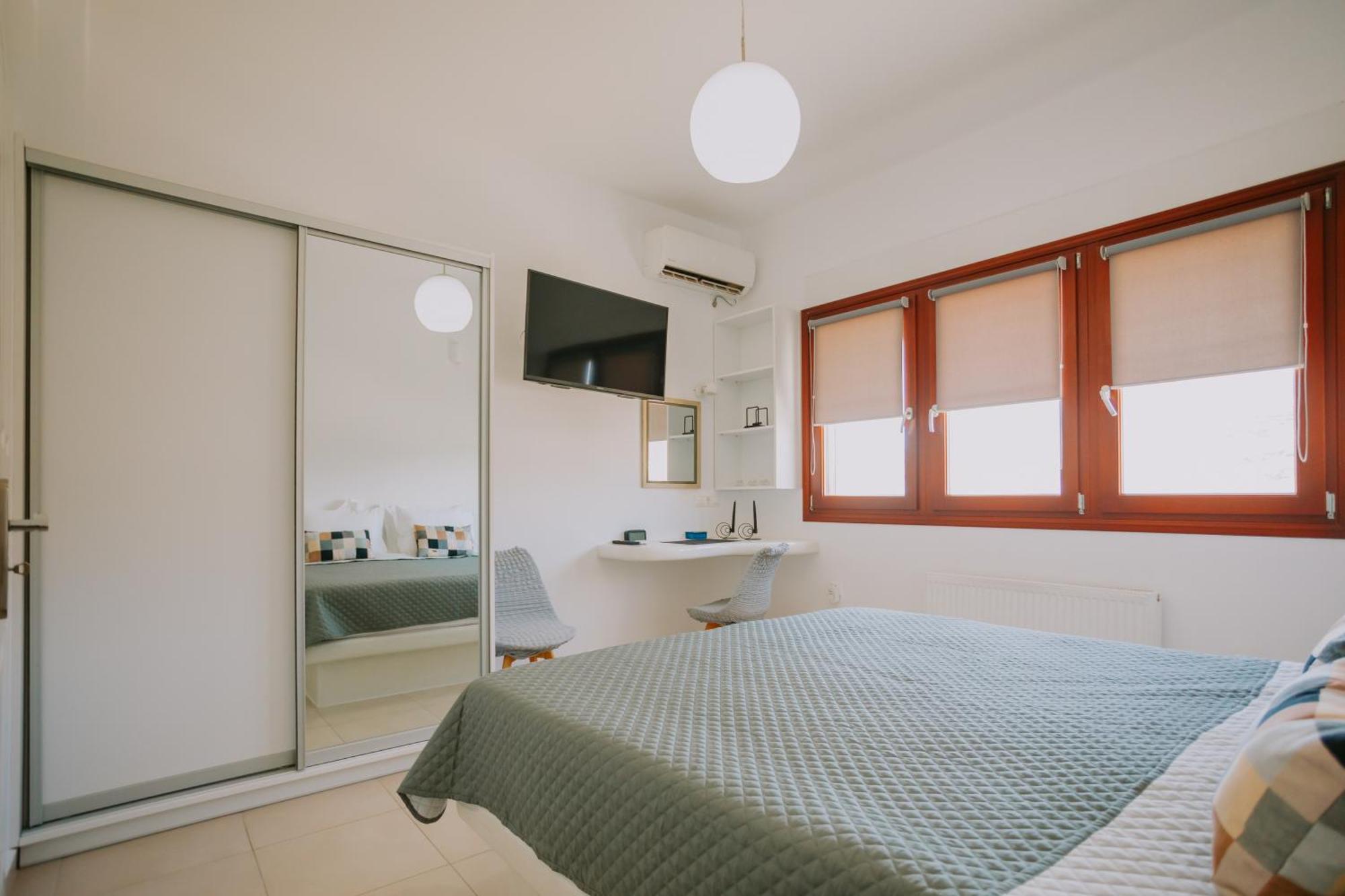 Sun Stories Suites Vóthon Extérieur photo
