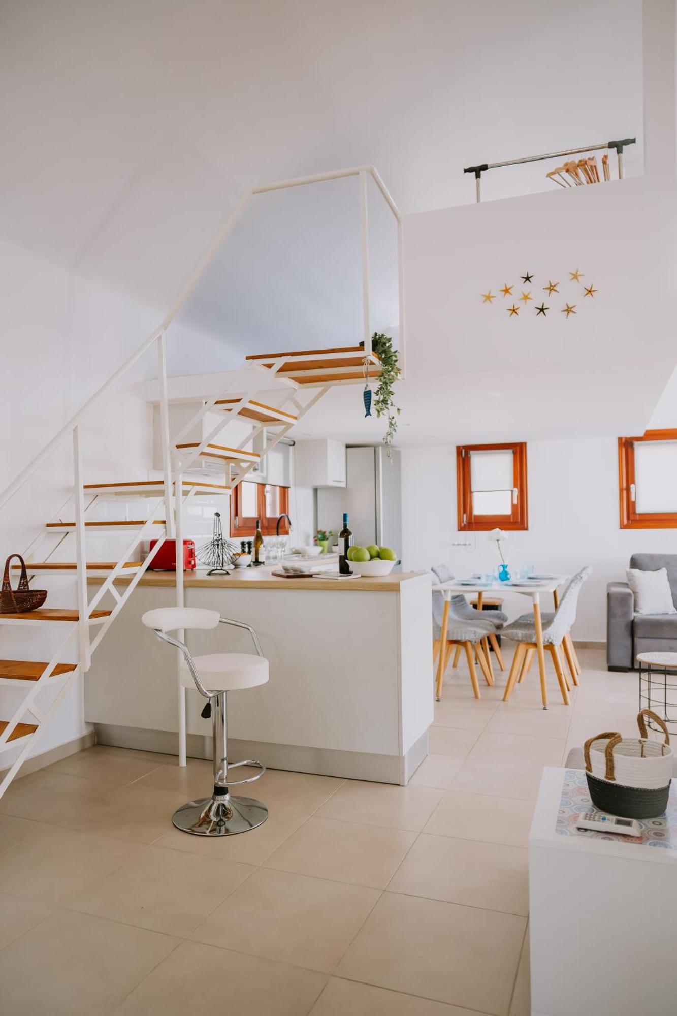 Sun Stories Suites Vóthon Extérieur photo